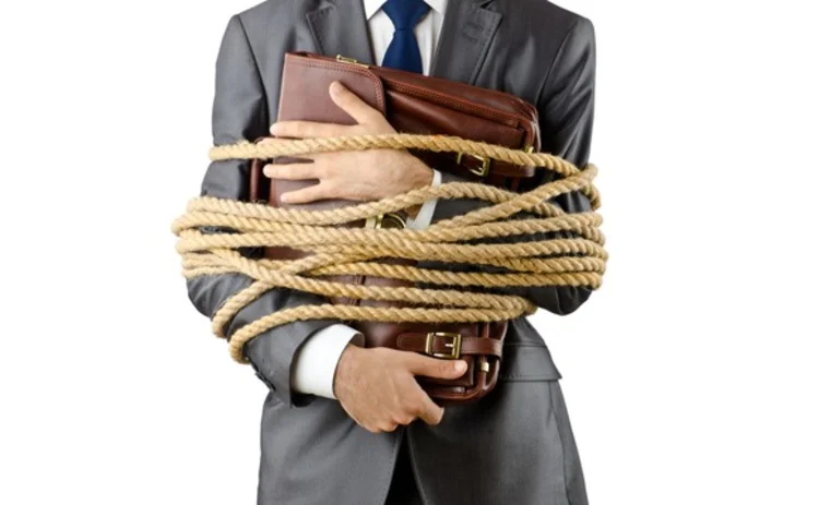 businessman-rope-tie