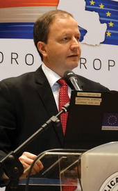 carlos-gustavo-fernandez-valdovinos-central-bank-paraguay-standing-eu-meeting-13-web