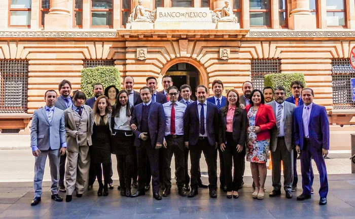 The team at the Bank of Mexico that worked on the ADSOA architecture