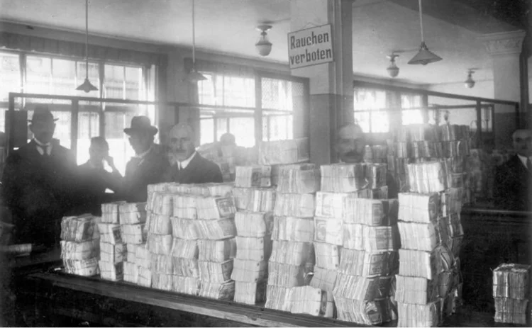 Banknotes at the Reichsbank, 1923