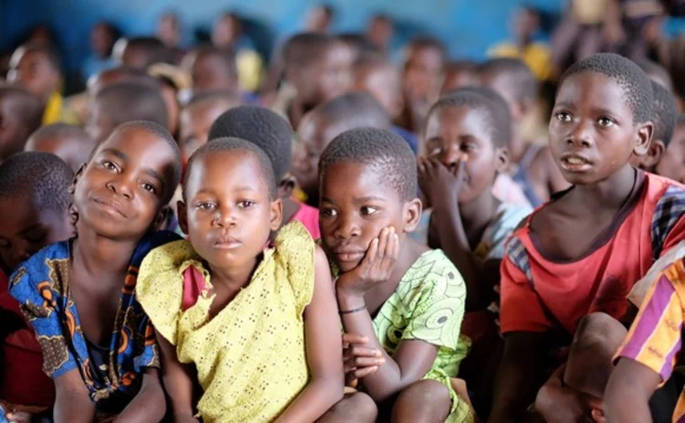 malawi-school-children